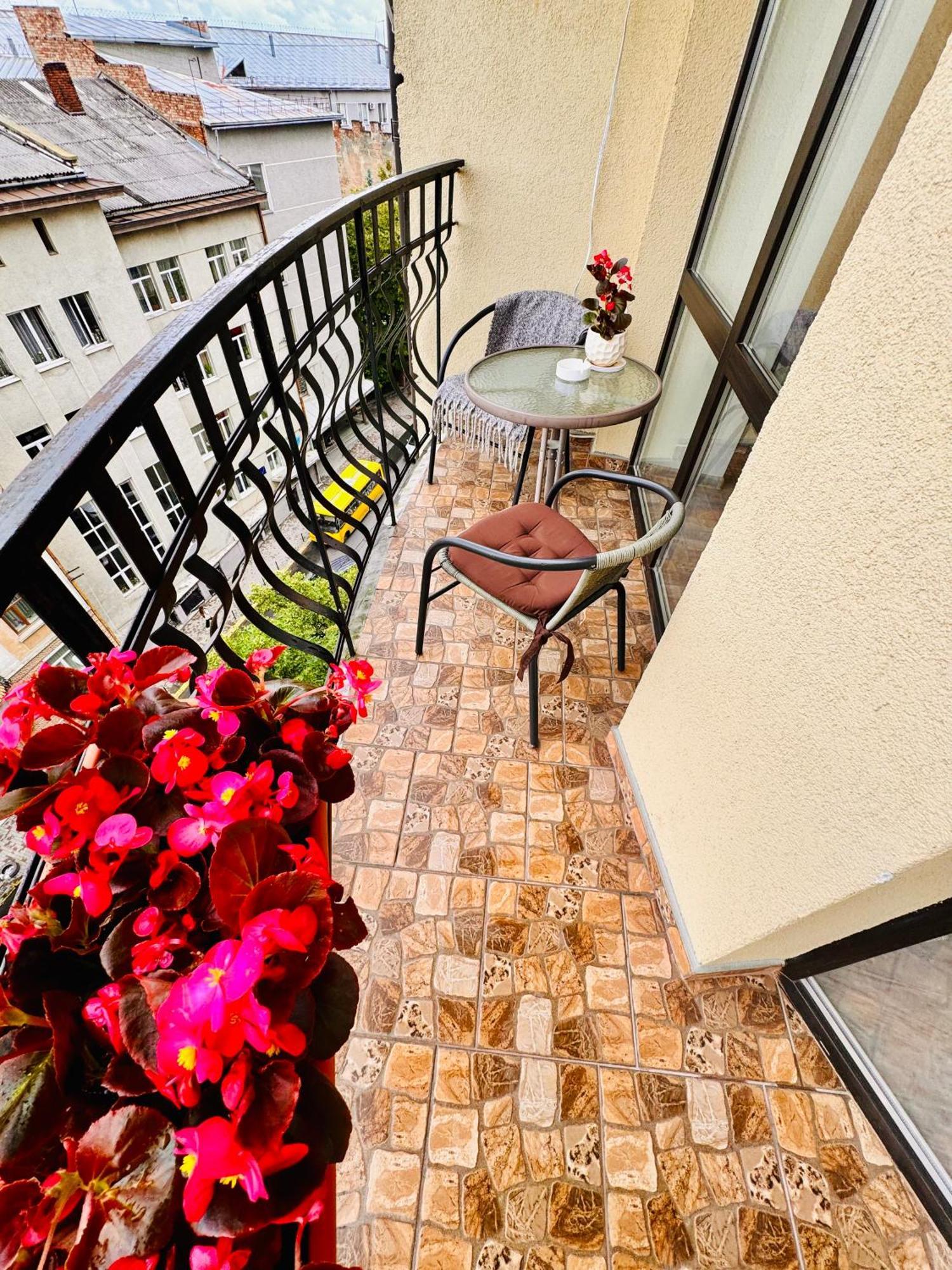 Apartaments Sichovyh Strilciv 68A Iwano-Frankiwsk Zewnętrze zdjęcie
